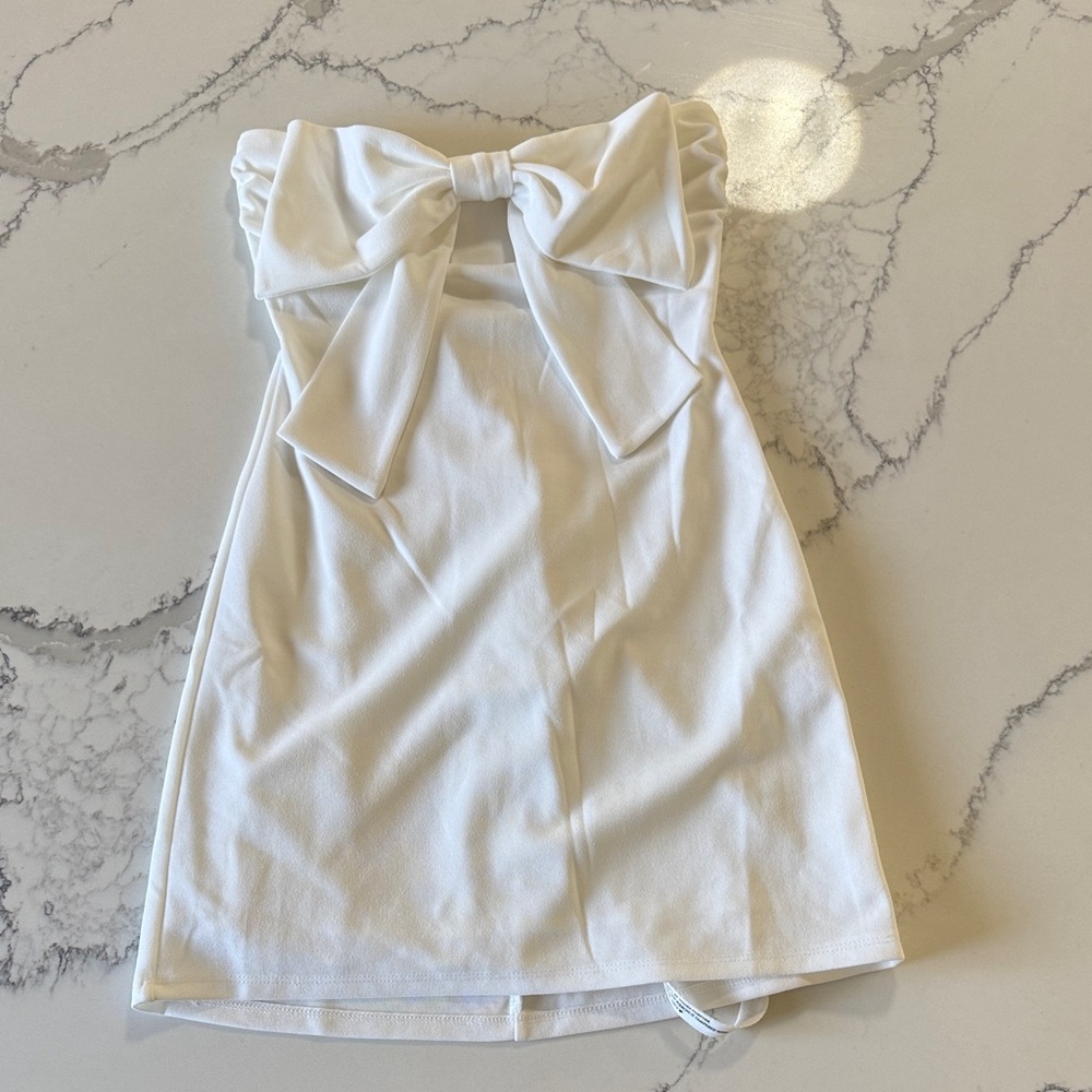 Lucy in the Sky white mini dress with bow S